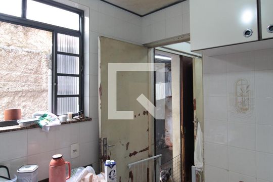 Cozinha de casa à venda com 4 quartos, 228m² em Santa Mônica, Belo Horizonte