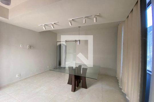 Sala de casa à venda com 2 quartos, 533m² em Água Santa, Rio de Janeiro