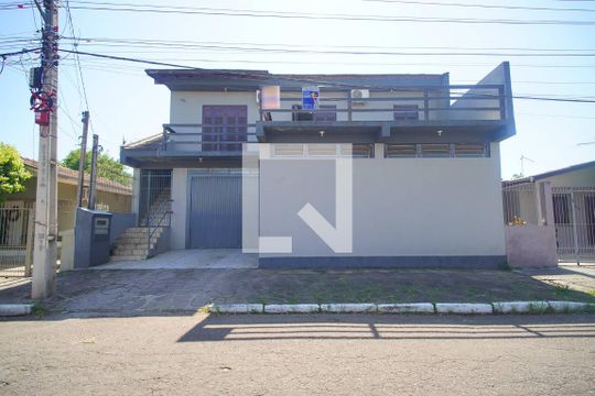 Fachada de casa à venda com 3 quartos, 218m² em Liberdade, Novo Hamburgo