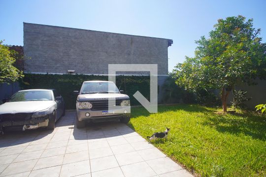 Quintal de casa à venda com 3 quartos, 218m² em Liberdade, Novo Hamburgo