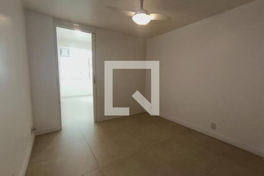 Sala de apartamento para alugar com 1 quarto, 40m² em Copacabana, Rio de Janeiro