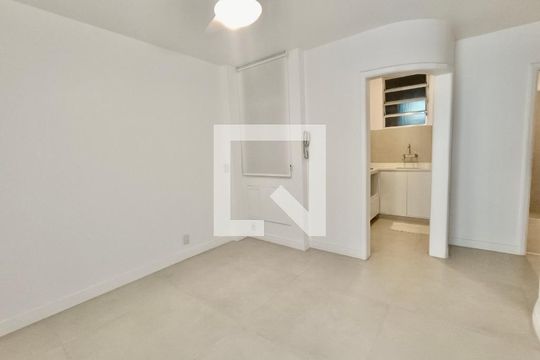 Apartamento para alugar com 1 quarto, 40m² em Copacabana, Rio de Janeiro