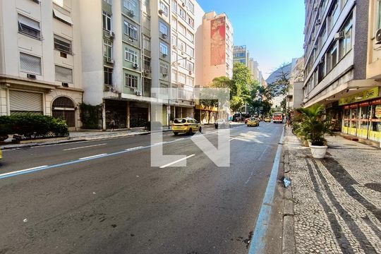Vista da Rua de apartamento para alugar com 1 quarto, 40m² em Copacabana, Rio de Janeiro
