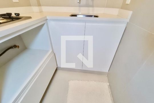 Cozinha  de apartamento para alugar com 1 quarto, 40m² em Copacabana, Rio de Janeiro