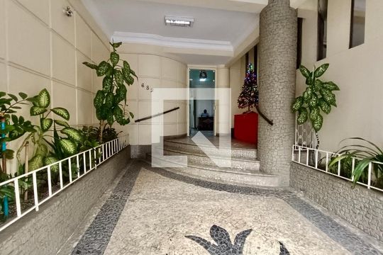 Portaria  de apartamento para alugar com 1 quarto, 40m² em Copacabana, Rio de Janeiro