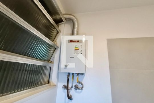 Banheiro social  de apartamento para alugar com 1 quarto, 40m² em Copacabana, Rio de Janeiro