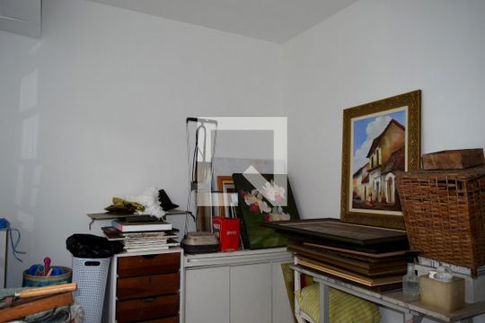 Quarto de serviço de casa à venda com 3 quartos, 300m² em Sumaré, São Paulo
