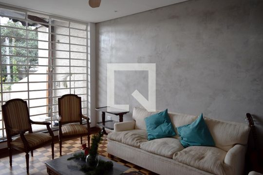 Casa à venda com 3 quartos, 300m² em Sumaré, São Paulo