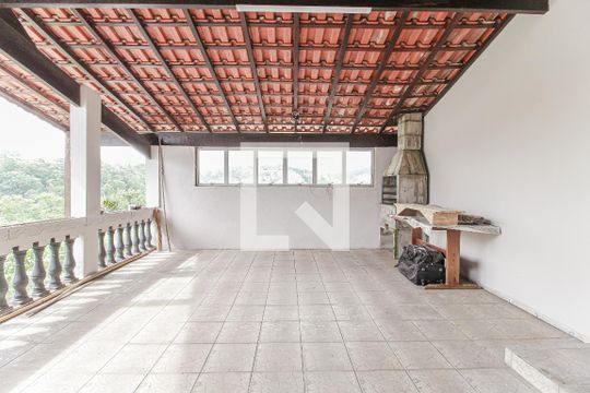 Área de serviço  de casa à venda com 3 quartos, 240m² em Jardim Zaira, Mauá