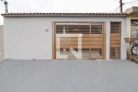 Fachada de casa à venda com 3 quartos, 240m² em Jardim Zaira, Mauá