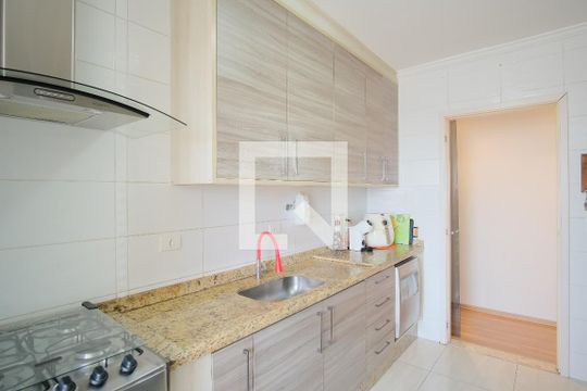 Cozinha de apartamento para alugar com 3 quartos, 80m² em Vila Carrão, São Paulo