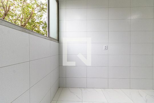 Lavanderia de apartamento para alugar com 2 quartos, 67m² em Parque Bristol, São Paulo