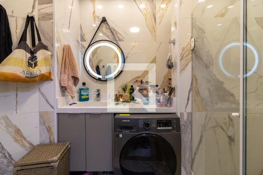 Banheiro de apartamento à venda com 1 quarto, 42m² em Parada Inglesa, São Paulo