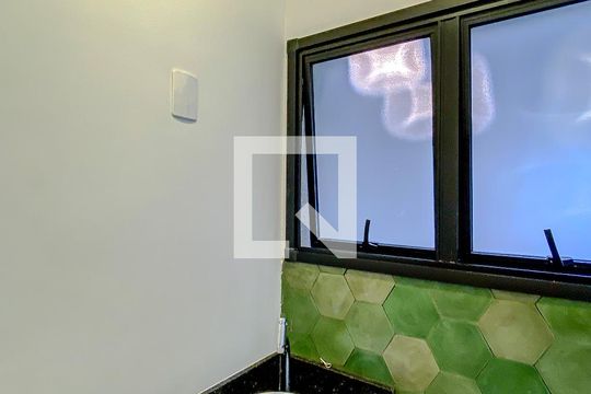 Lavabo de casa à venda com 3 quartos, 160m² em Vila Bertioga, São Paulo
