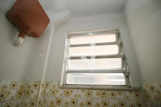 Banheiro de apartamento para alugar com 2 quartos, 70m² em Colégio, Rio de Janeiro