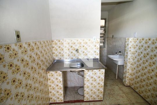 Cozinha de apartamento para alugar com 2 quartos, 70m² em Colégio, Rio de Janeiro