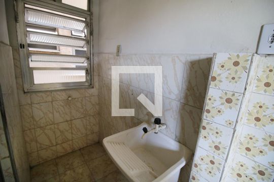 Área de Serviço de apartamento para alugar com 2 quartos, 70m² em Colégio, Rio de Janeiro