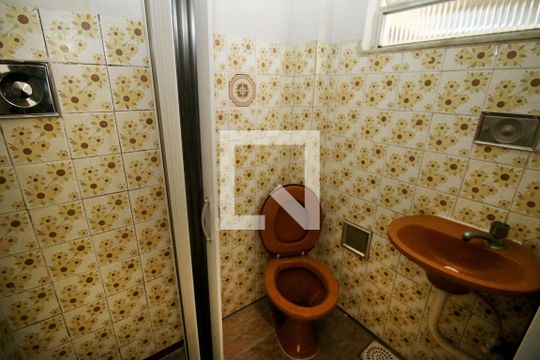 Banheiro de apartamento para alugar com 2 quartos, 70m² em Colégio, Rio de Janeiro
