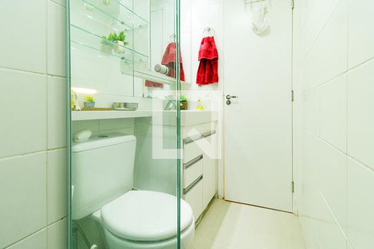 Banheiro de apartamento à venda com 2 quartos, 49m² em Parque Edu Chaves, São Paulo