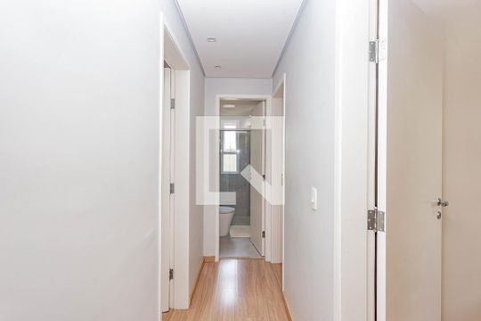 Corredor de apartamento à venda com 3 quartos, 64m² em Vila Vermelha, São Paulo