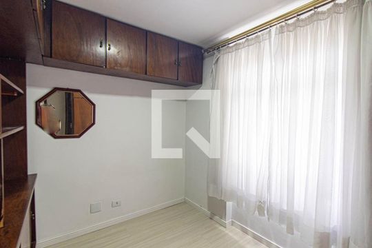 Quarto 1 de apartamento para alugar com 2 quartos, 40m² em Vila Izabel, Curitiba