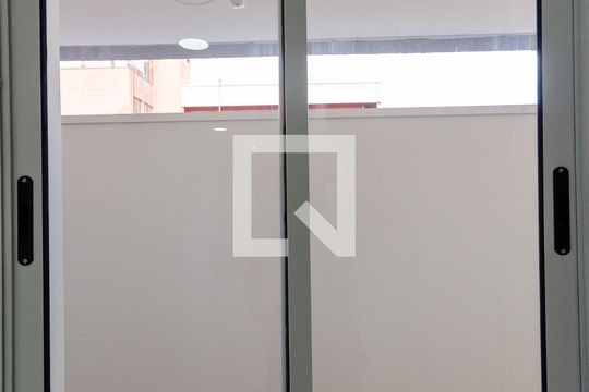 Sala - janela de apartamento para alugar com 2 quartos, 41m² em Vila Santa Edwiges, São Paulo