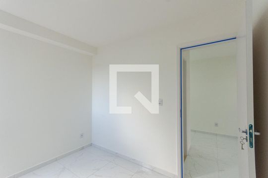 Quarto 2 de apartamento para alugar com 2 quartos, 41m² em Vila Santa Edwiges, São Paulo