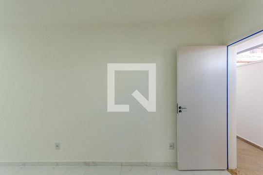Sala de apartamento para alugar com 2 quartos, 41m² em Vila Santa Edwiges, São Paulo