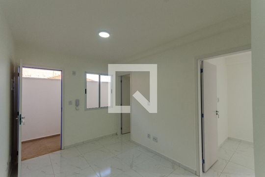 Sala de apartamento para alugar com 2 quartos, 41m² em Vila Santa Edwiges, São Paulo