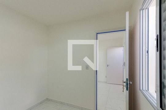 Quarto 1 de apartamento para alugar com 2 quartos, 41m² em Vila Santa Edwiges, São Paulo
