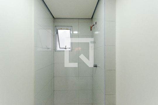 Banheiro de apartamento para alugar com 2 quartos, 41m² em Vila Santa Edwiges, São Paulo