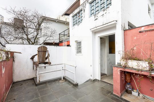 Varanda de casa à venda com 4 quartos, 280m² em Vila Anglo Brasileira, São Paulo