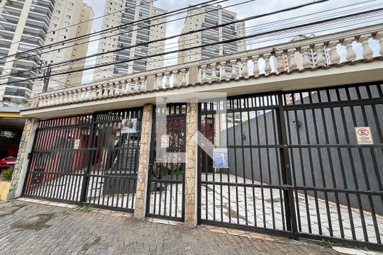 Fachada + plaquinha de casa para alugar com 4 quartos, 512m² em Barcelona, São Caetano do Sul