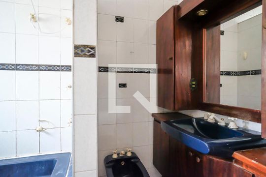 Banheiro da suíte de casa para alugar com 4 quartos, 512m² em Barcelona, São Caetano do Sul