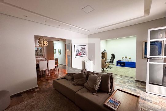 Casa à venda com 3 quartos, 582m² em Riacho das Pedras, Contagem