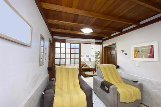 Sala de TV de casa à venda com 3 quartos, 105m² em Rio dos Sinos, São Leopoldo