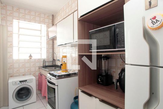 Cozinha + Área de Serviço de apartamento à venda com 1 quarto, 47m² em Santana, Porto Alegre