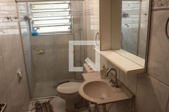 Banheiro 1 de casa à venda com 4 quartos, 232m² em Olímpico, São Caetano do Sul