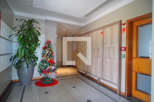 Hall de entrada de apartamento para alugar com 2 quartos, 92m² em Pátria Nova, Novo Hamburgo
