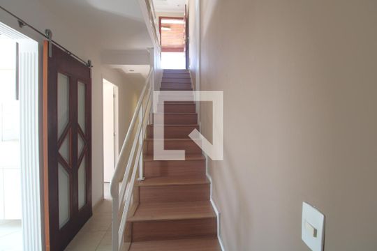 Escada de apartamento à venda com 3 quartos, 150m² em Jardim Primavera, São Paulo