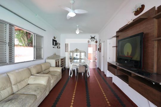 Casa para alugar com 3 quartos, 360m² em Balneario Guarujá, Guarujá