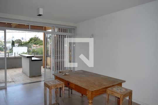 Casa à venda com 3 quartos, 149m² em Sumaré, São Paulo