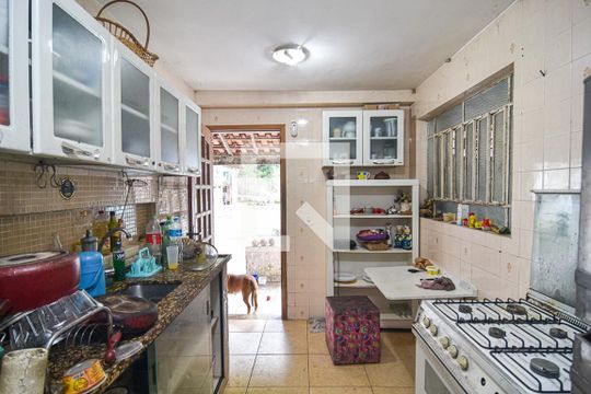 Cozinha de casa à venda com 4 quartos, 613m² em Itaipu, Niterói