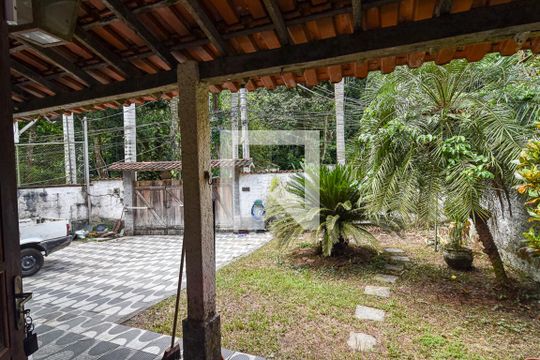 Sala de casa à venda com 4 quartos, 613m² em Itaipu, Niterói