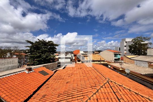 Vista  de casa à venda com 4 quartos, 212m² em Parque Oratório, Santo André
