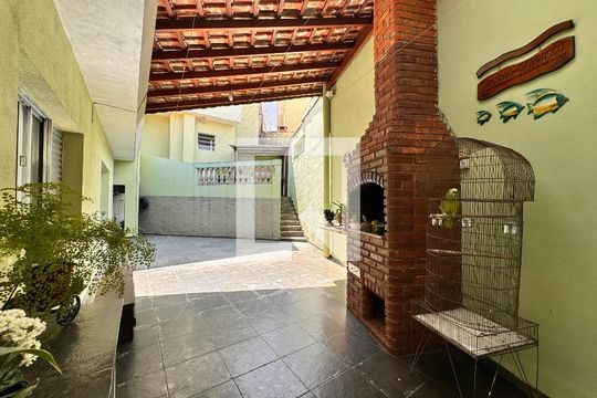 Quintal  de casa à venda com 4 quartos, 212m² em Parque Oratório, Santo André