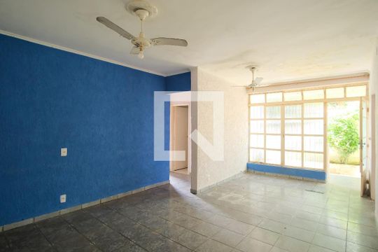 Casa à venda com 3 quartos, 200m² em Penha de França, São Paulo