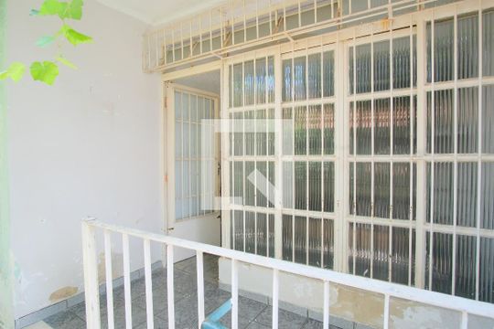 Alpendre de casa à venda com 3 quartos, 200m² em Penha de França, São Paulo