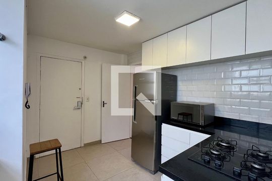 Cozinha de apartamento à venda com 2 quartos, 85m² em Cerqueira César, São Paulo