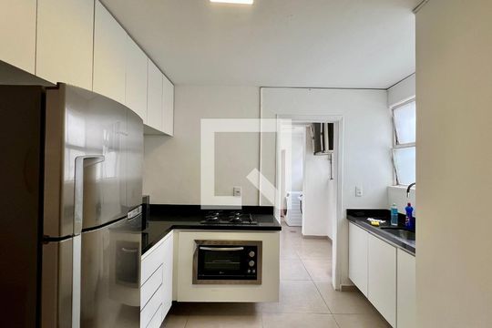 Cozinha de apartamento à venda com 2 quartos, 85m² em Cerqueira César, São Paulo